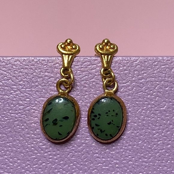 💛 Vintage 14k Yellow Gold Jade Drop Earrings - Picture 3 of 6
